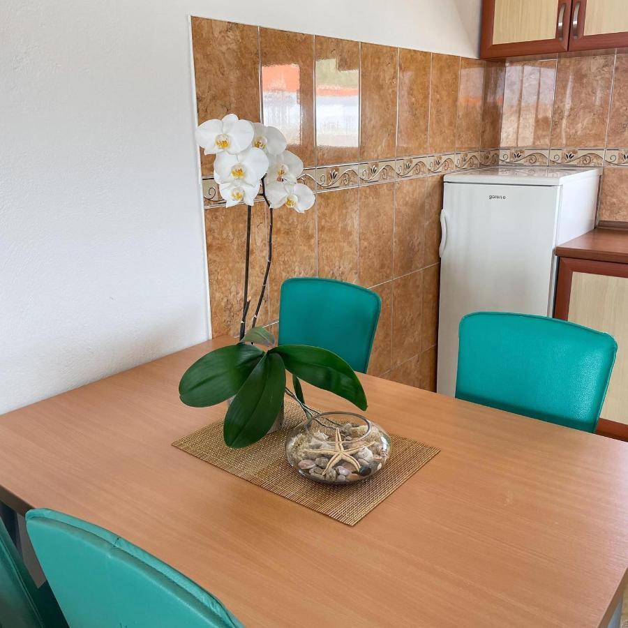 Apartments Tara Улцинь Екстер'єр фото