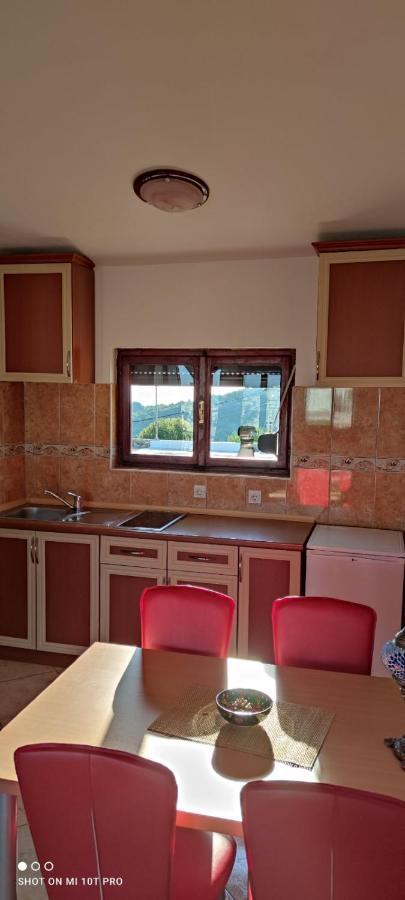 Apartments Tara Улцинь Екстер'єр фото