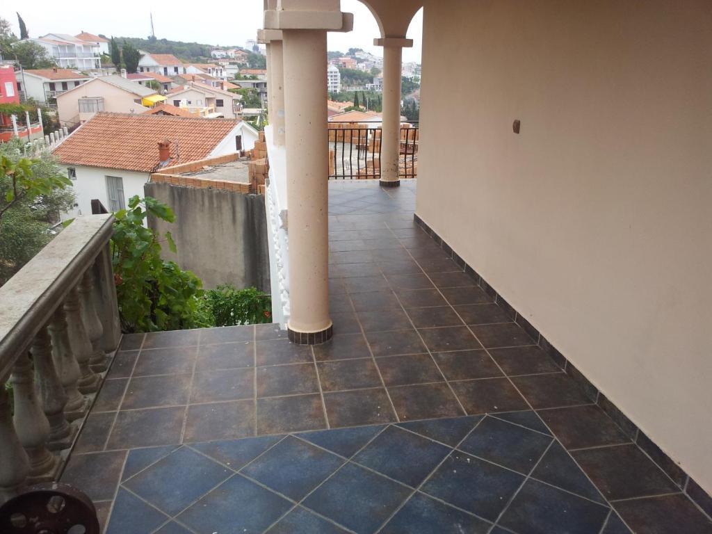 Apartments Tara Улцинь Екстер'єр фото