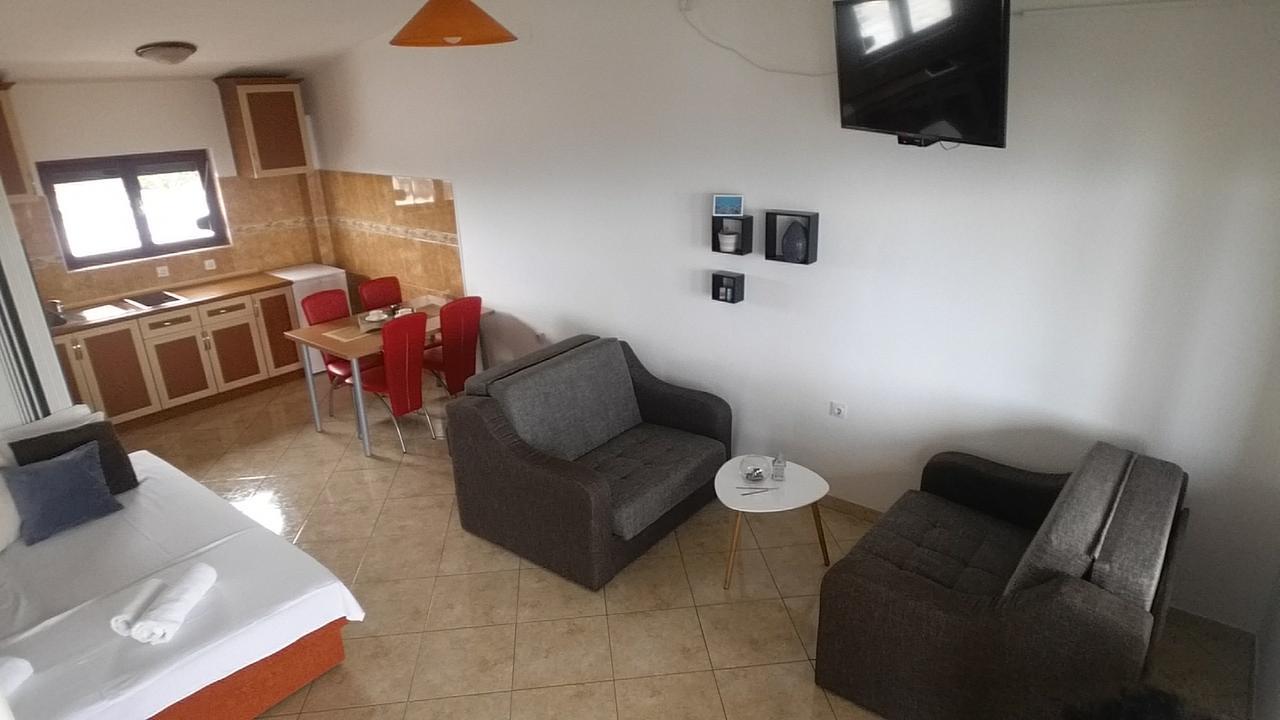 Apartments Tara Улцинь Екстер'єр фото