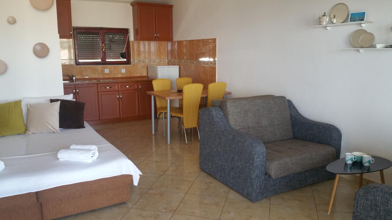 Apartments Tara Улцинь Екстер'єр фото